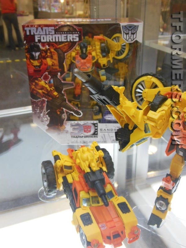 Transformers=botcon 2013 Generatations Prime Paltinum  (155 of 424)